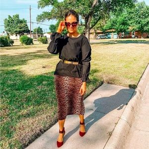 Leopard pencil skirt😍
